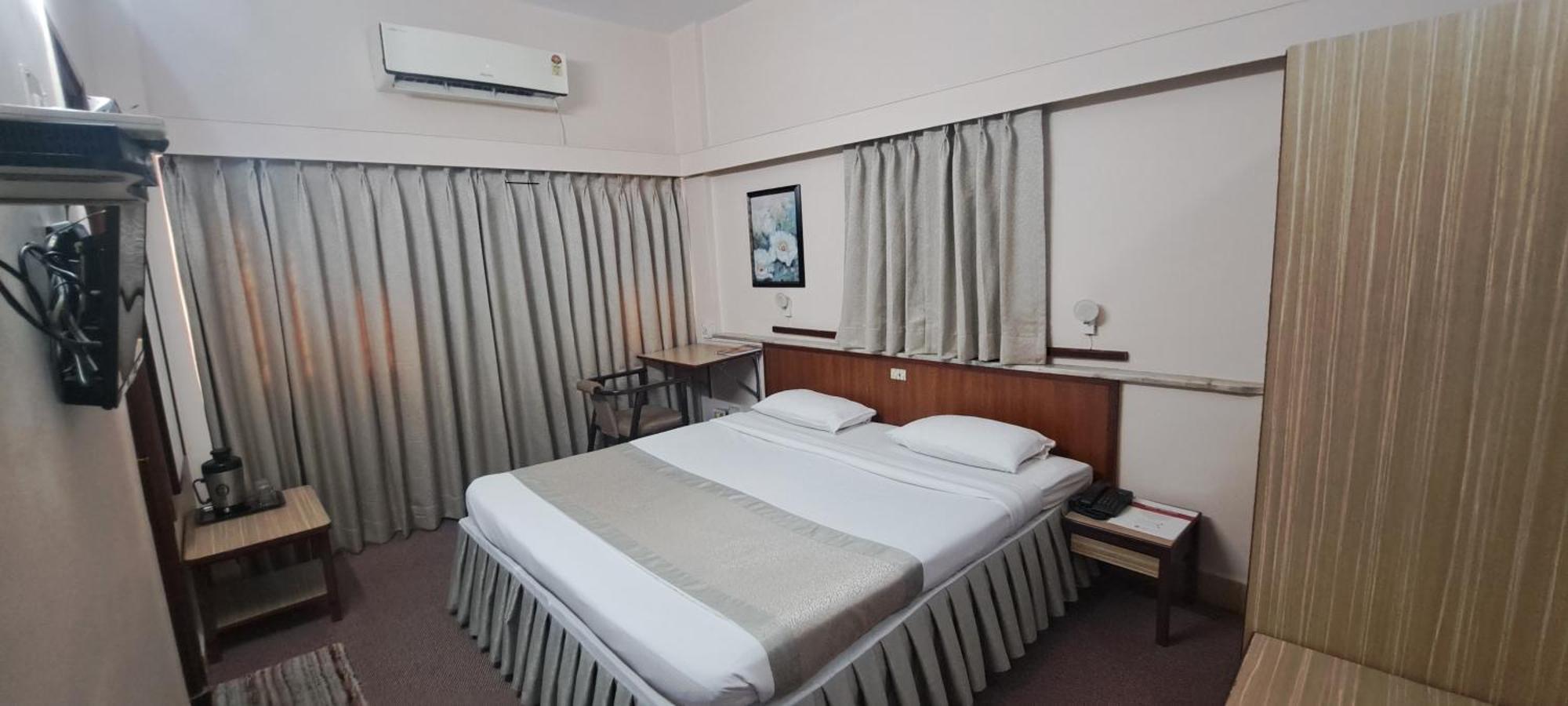 Hotel Swaroop Pune Exterior photo