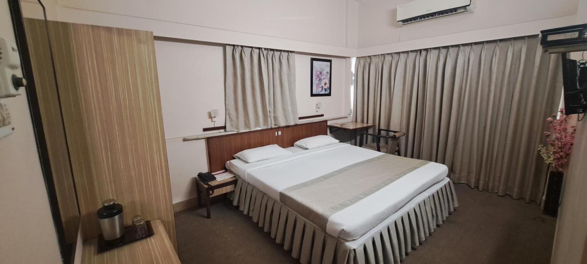 Hotel Swaroop Pune Exterior photo