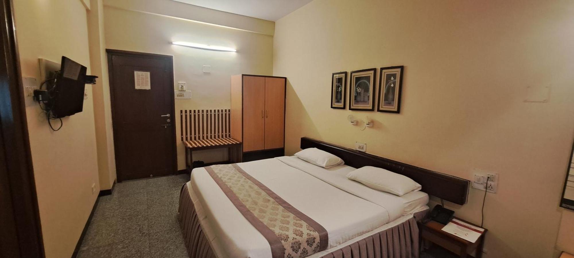 Hotel Swaroop Pune Exterior photo